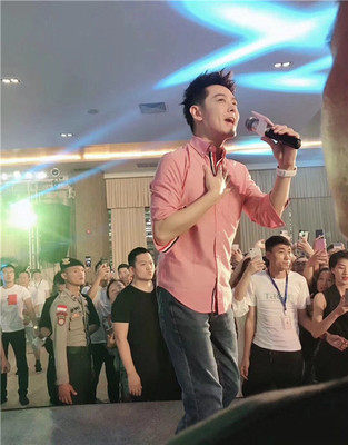 潘美辰經(jīng)紀人攜小紅書合作，攜手廣東星燦國際共推明星演出服務